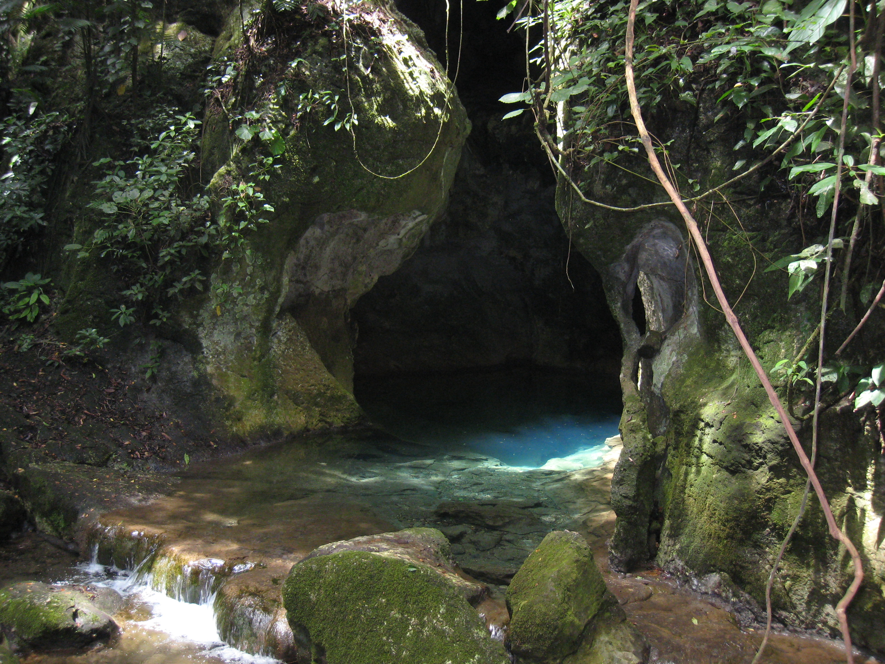 3 Majestic Belize Caves You Should Explore
